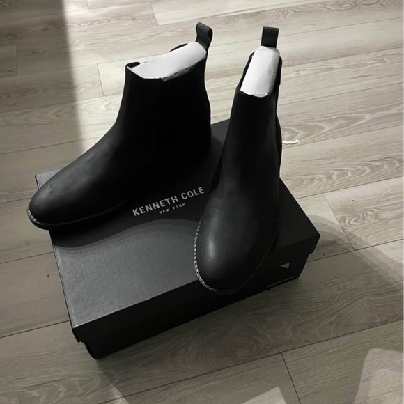 New Kenneth Cole leather boots - Picture 1 of 3